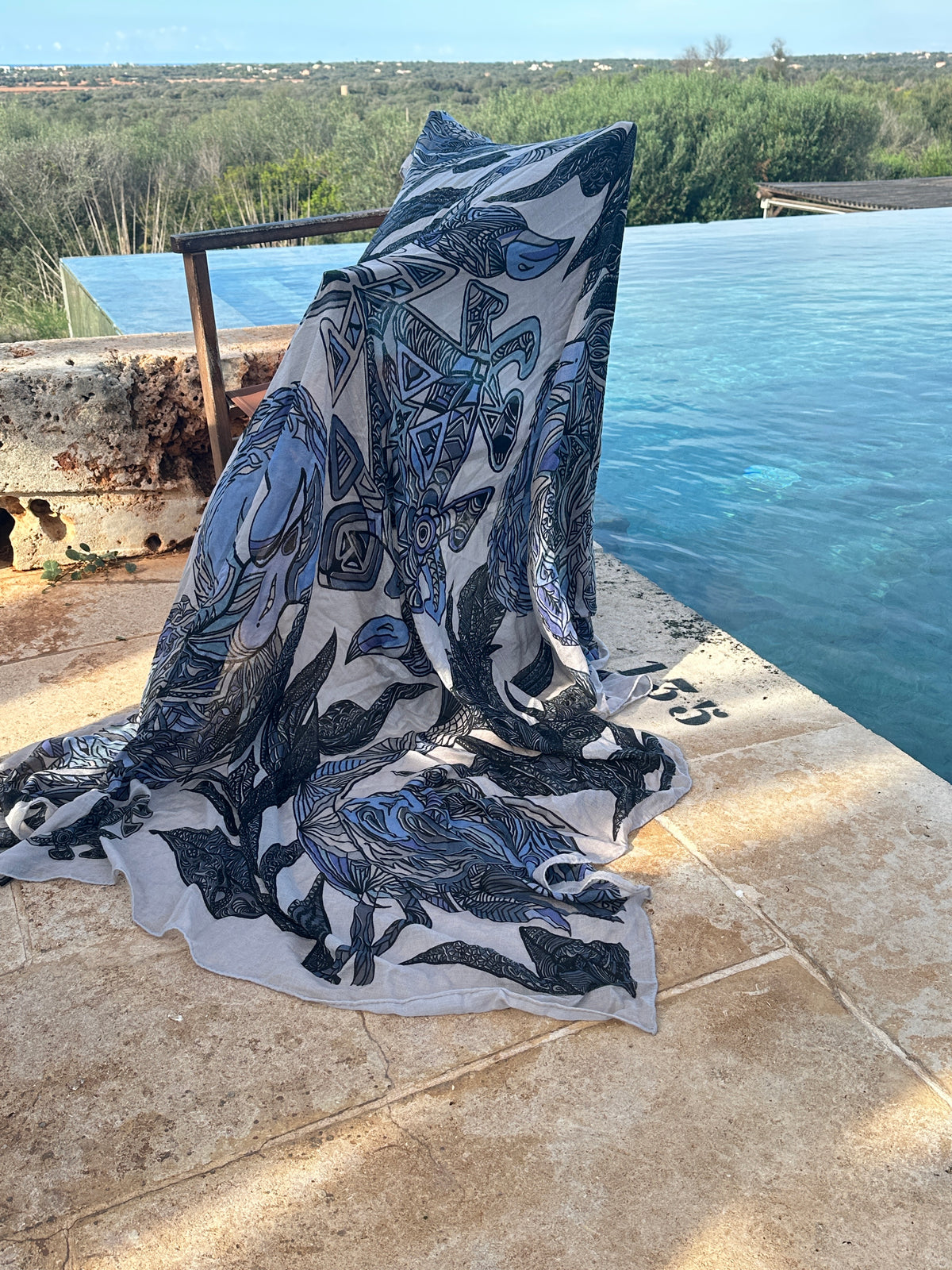 Kaschmir XL Schal „FLAMINGO GARDENS“ Limited Edition / Cashmere beige& Blues