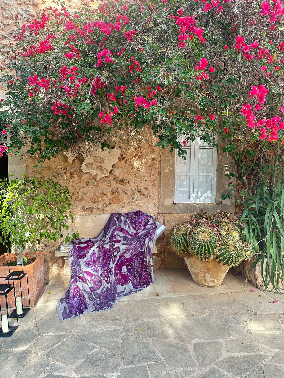 Kaschmir XL Schal „FLAMINGO GARDENS“ Limited Edition / Cashmere Beige & Plum & Berry tones