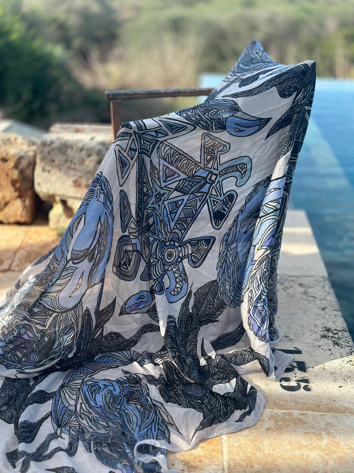 Kaschmir XL Schal „FLAMINGO GARDENS“ Limited Edition / Cashmere beige& Blues