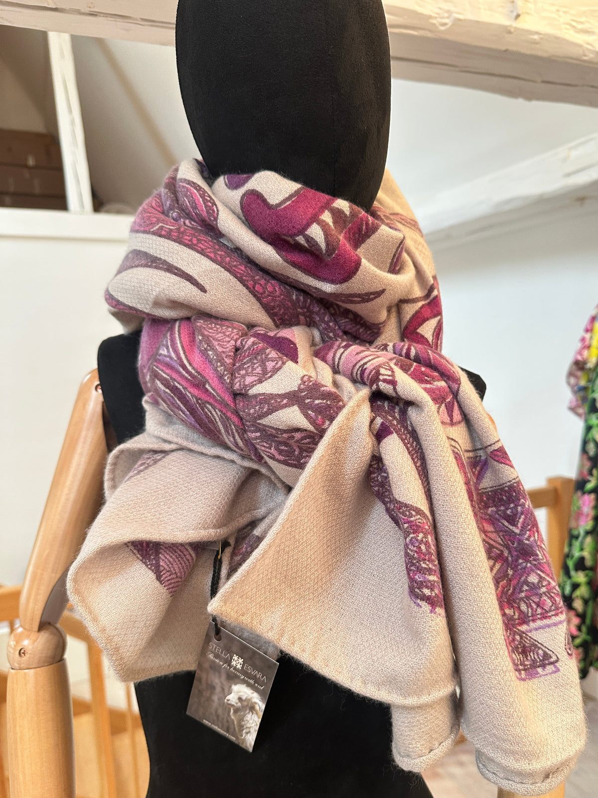 FLAMINGO GARDEN - Kaschmir Cape/Stola - sanftes cashmere natur Beige und diverse Pink und Pflaume und Bordeaux Töne - Limited Edition #3