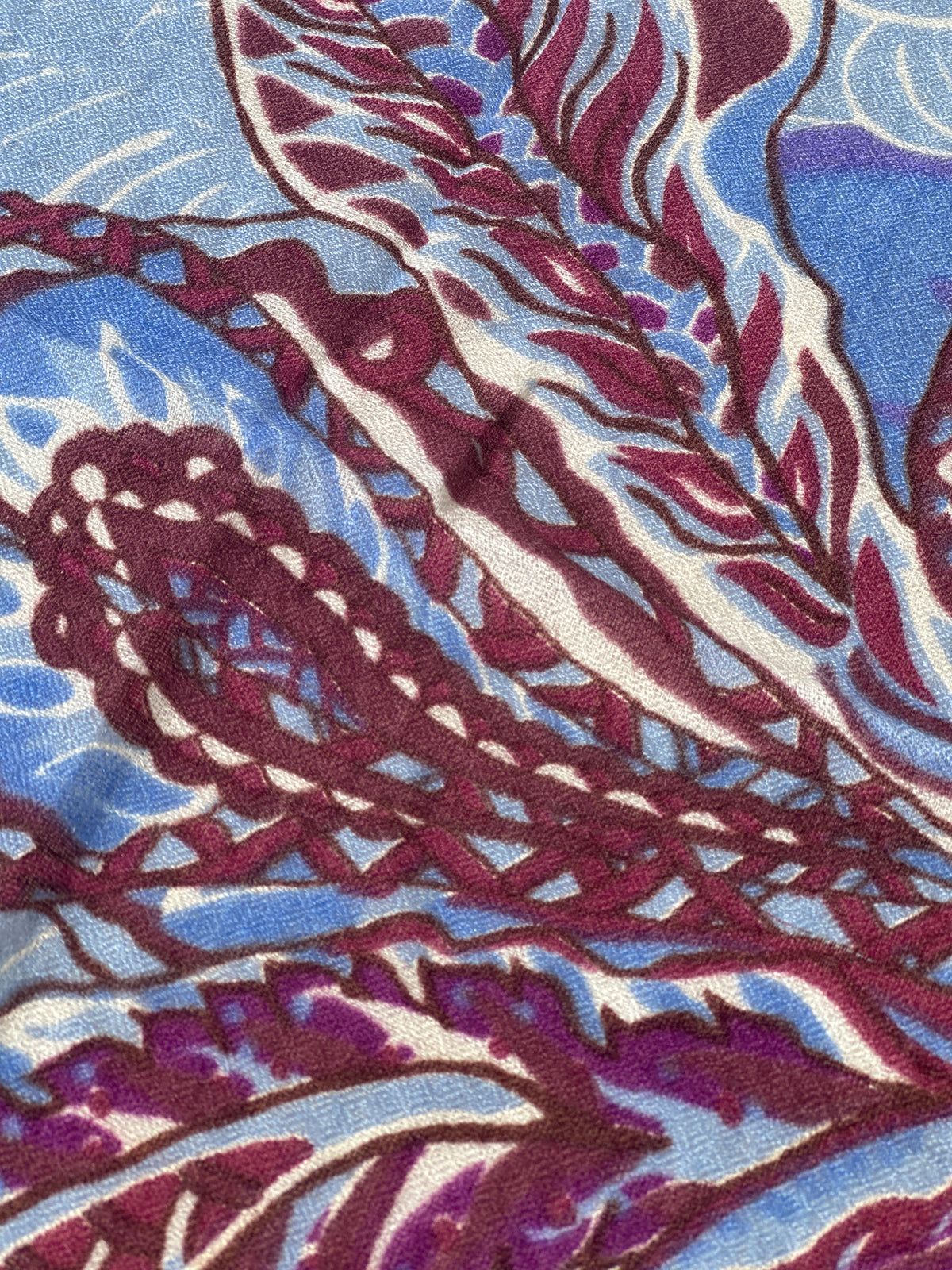 WILD FAMILY BONDS leichter Kaschmirschal 140x200, Farben Blau, Lila, Burgund, Plaume - Limitiert auf 5 Stück