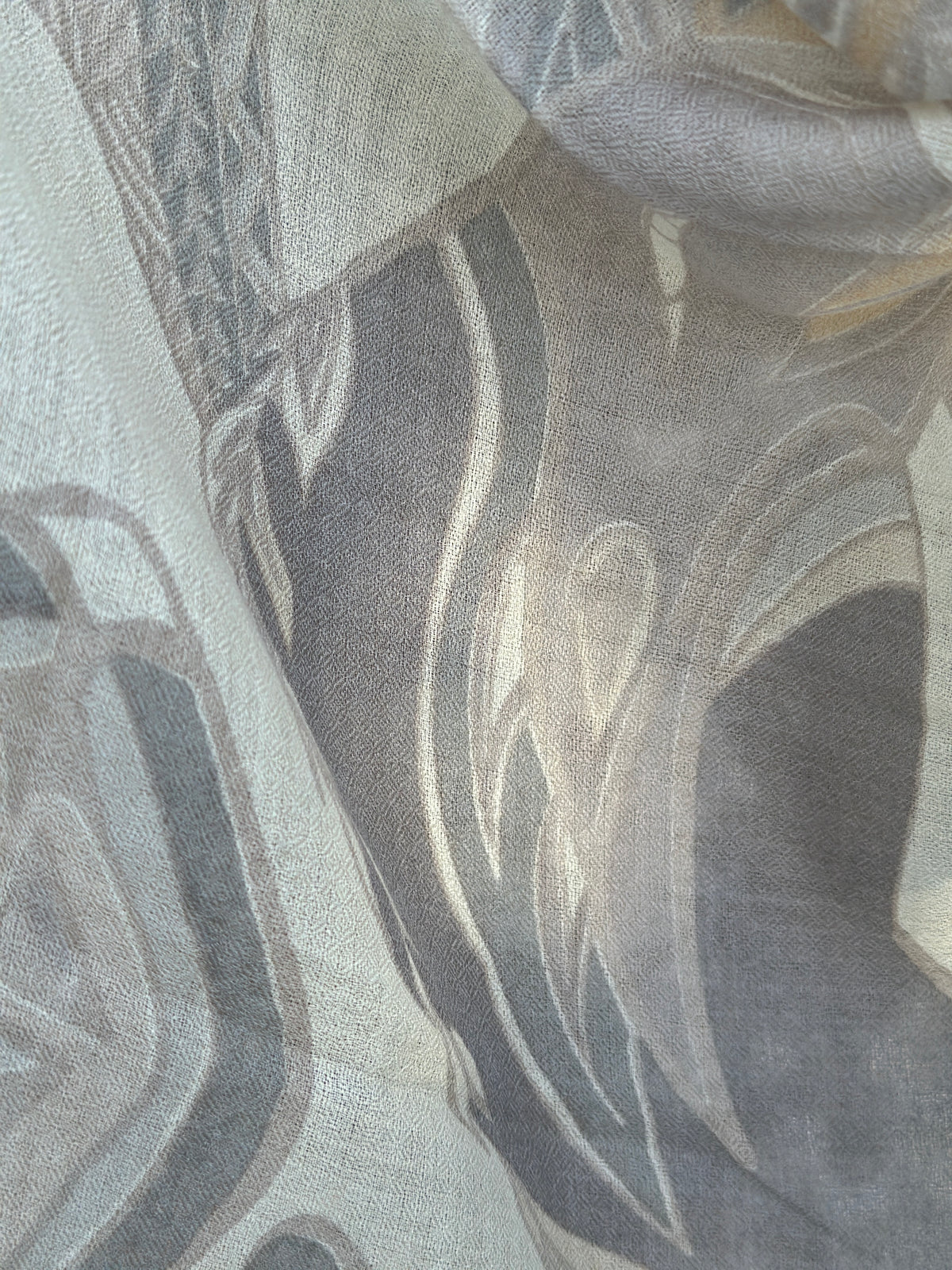 Kaschmir XL Schal „FLAMINGO GARDENS“ Limited Edition / Light beige and creme tones