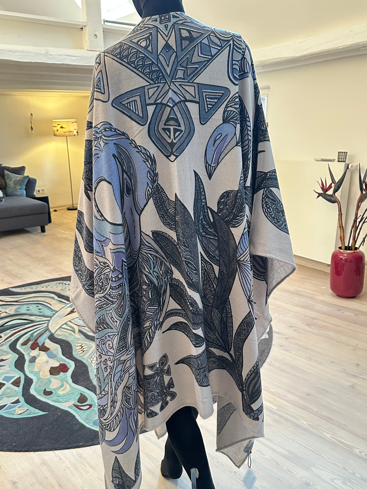 FLAMINGO GARDEN - Kaschmir Cape/Stola - sanfte cashmere  beige, grau und blau Töne - Limited Edition #3
