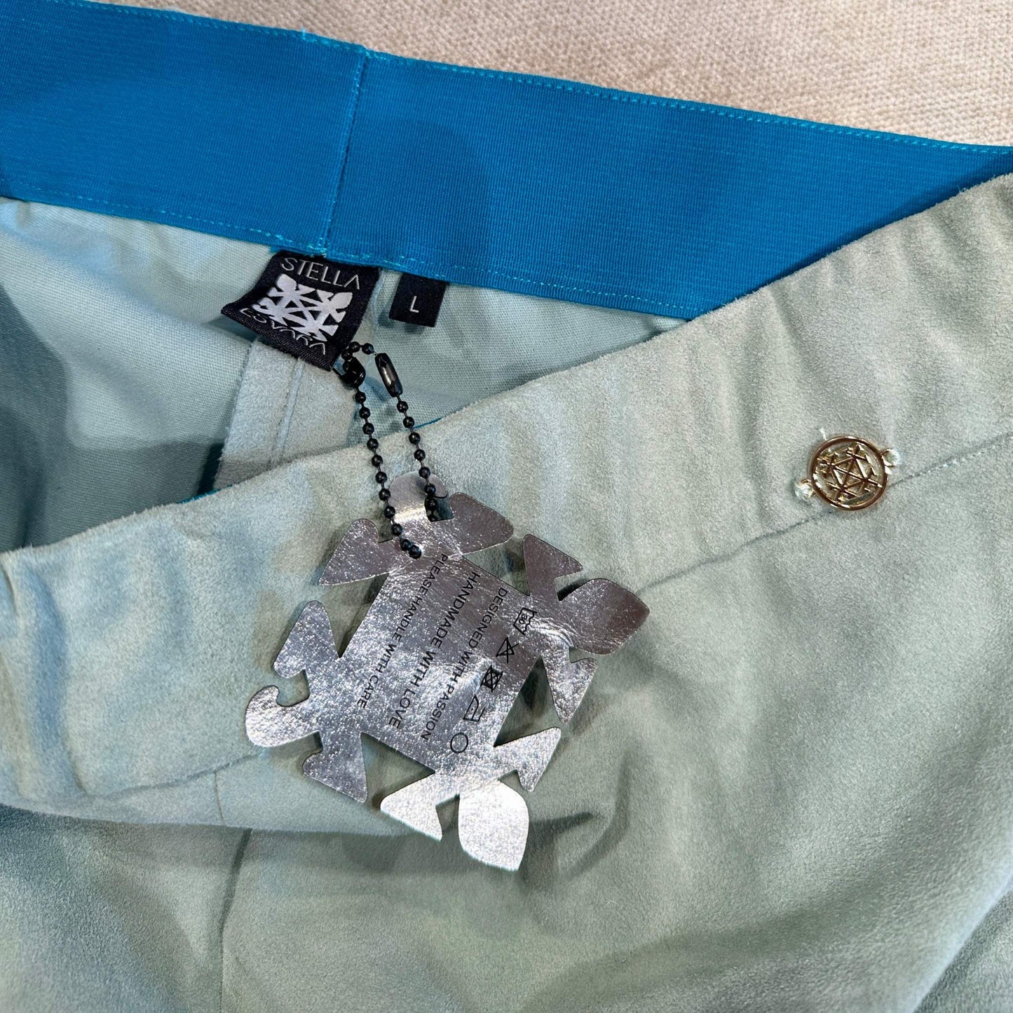 Lederhose mit Schlag aus Stretchlammleder, glacier blue, Maßkonfektion