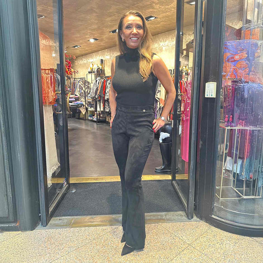 Lederhose mit Schlag aus Stretch Lammleder, schwarz, Maßkonfektion