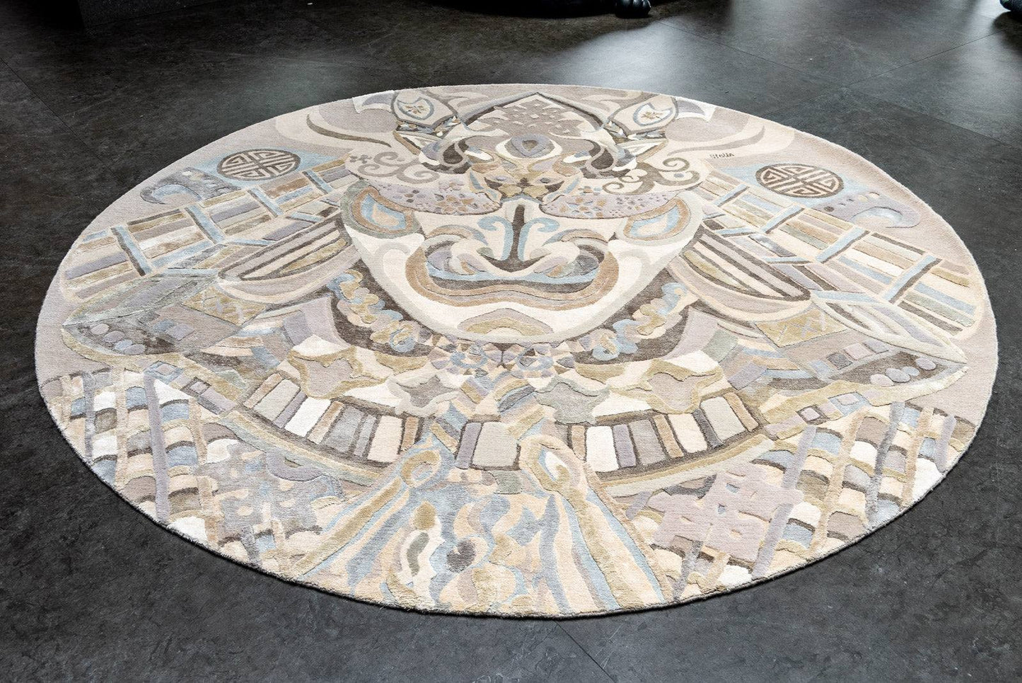 "LAST SAMURAI" carpet art unique 200cm round - beige taupe gray - hand-knotted Nepal