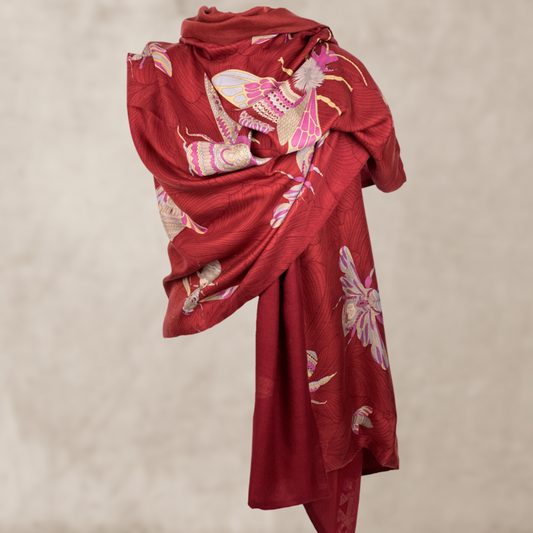 Scarf two-layer, doubleface printed on silk motif "JUST BEES" 100x200 back 100% cashmere gradient red-burgundy