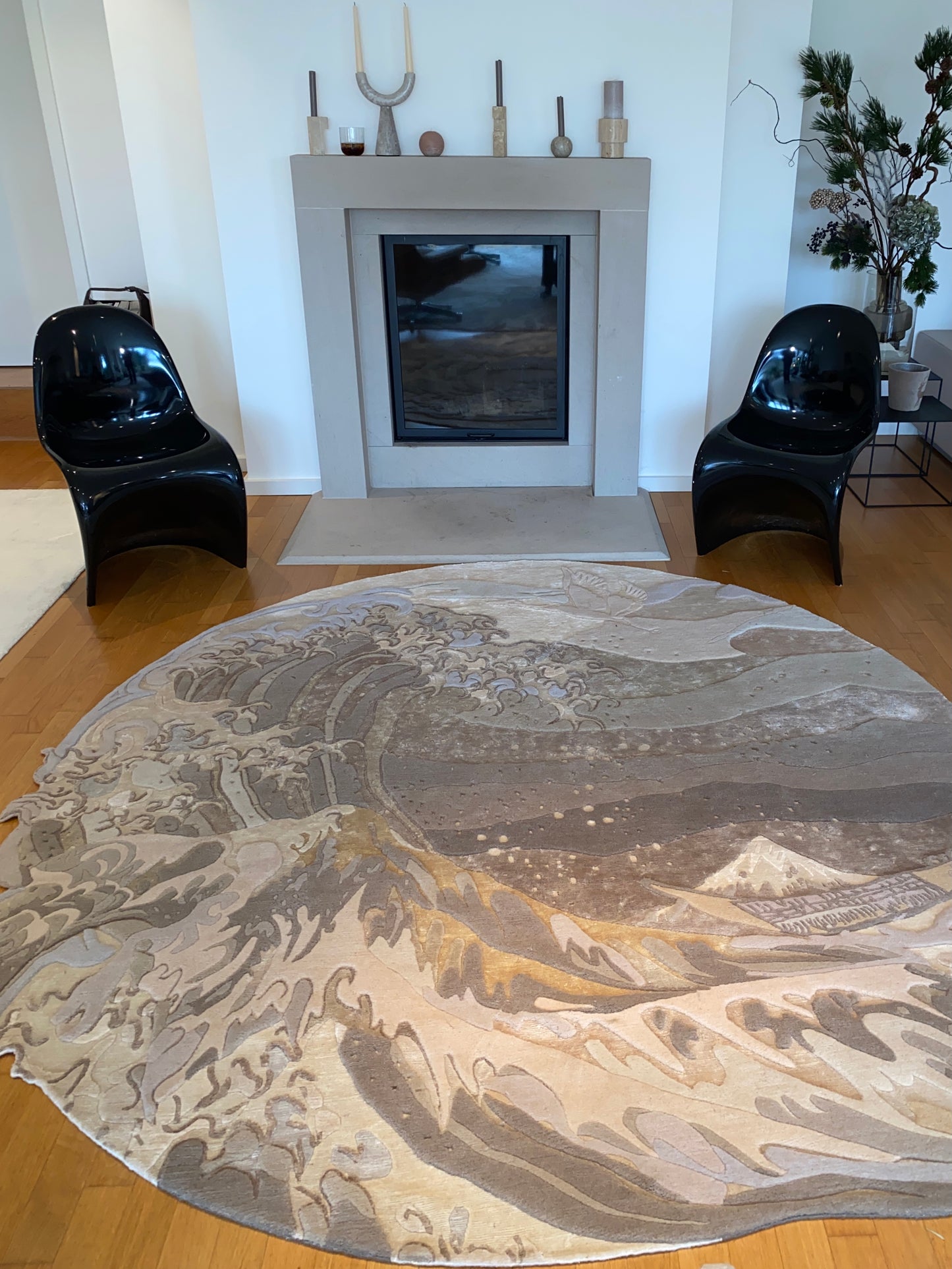 The great wave of Kanagawa - carpet art unique 200cm round - beige taupe gray - hand-knotted Nepal