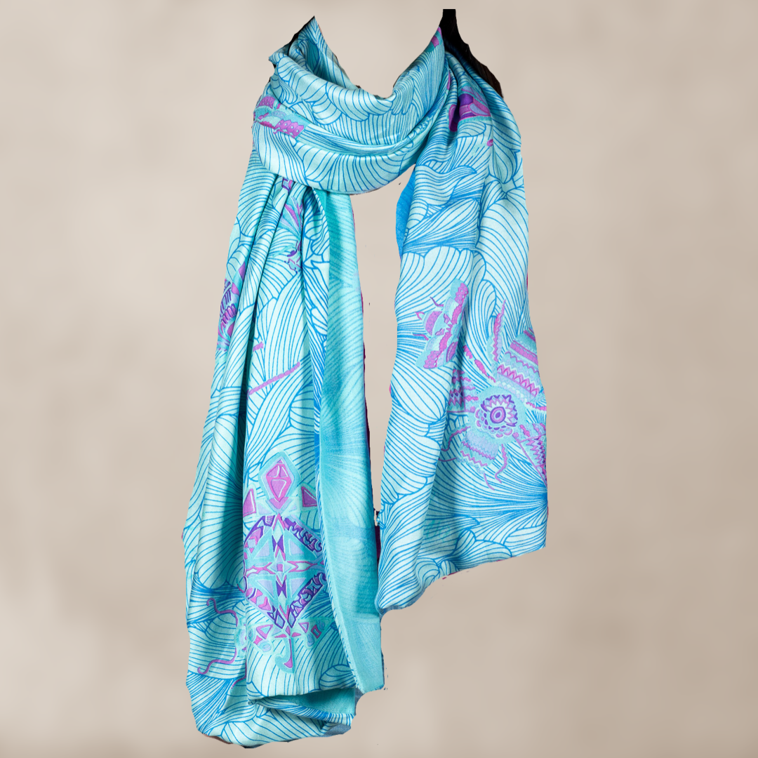 Two-layer scarf, doubleface printed on silk motif "JUST BEES" 100x200 back 100% cashmere gradient turquoise-azure
