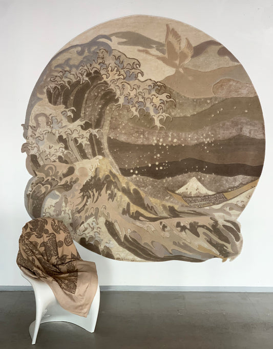 The great wave of Kanagawa - carpet art unique 200cm round - beige taupe gray - hand-knotted Nepal